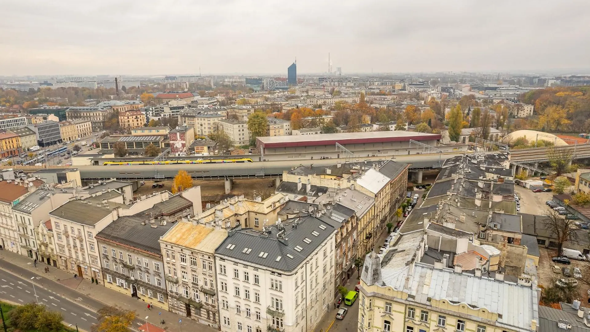 Wrzesinska Apt - Balcony, Workspace, Top Location - By Rentujemy Krakow 0*,  Poland