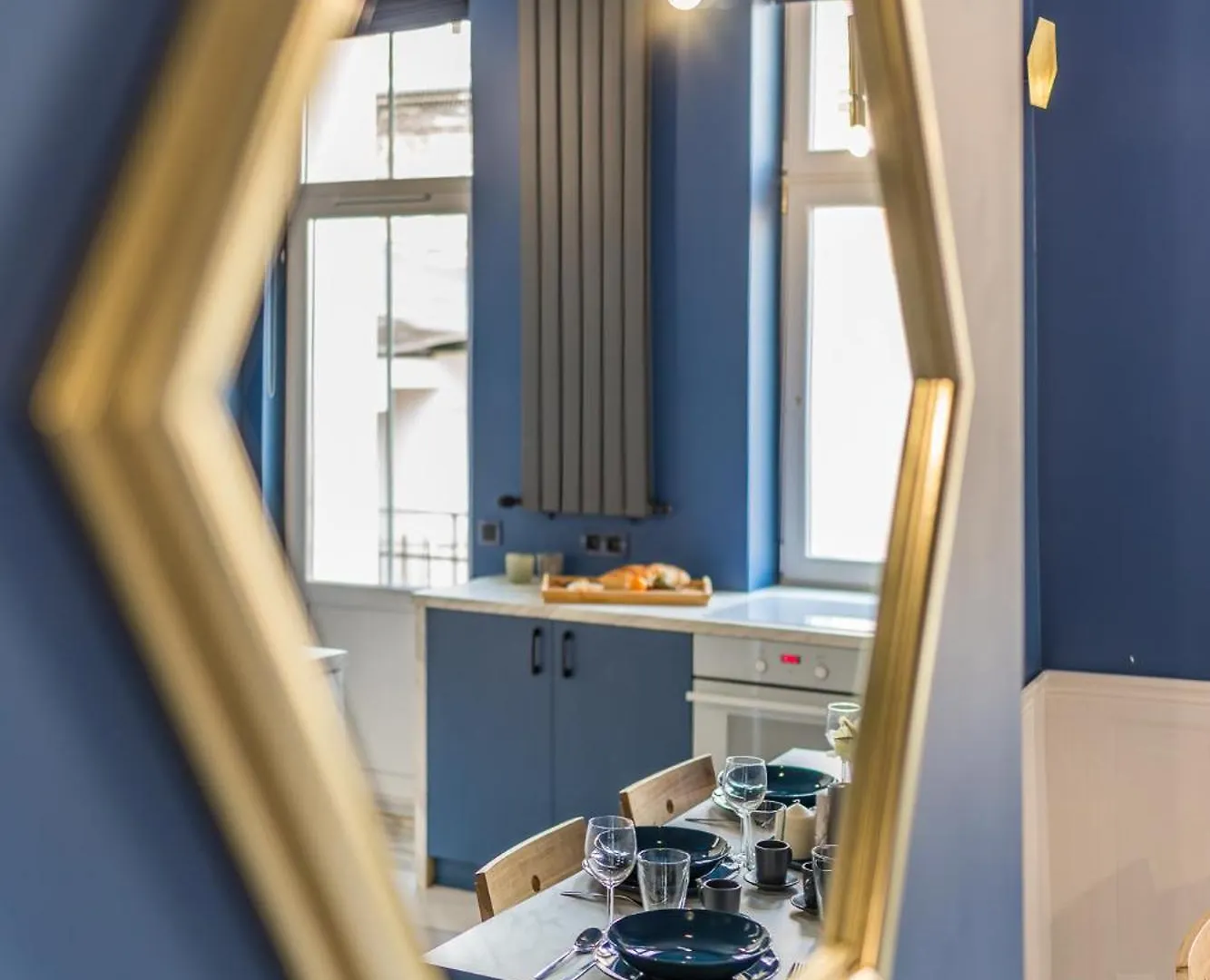 Apartment Wrzesinska Apt - Balcony, Workspace, Top Location - By Rentujemy Krakow