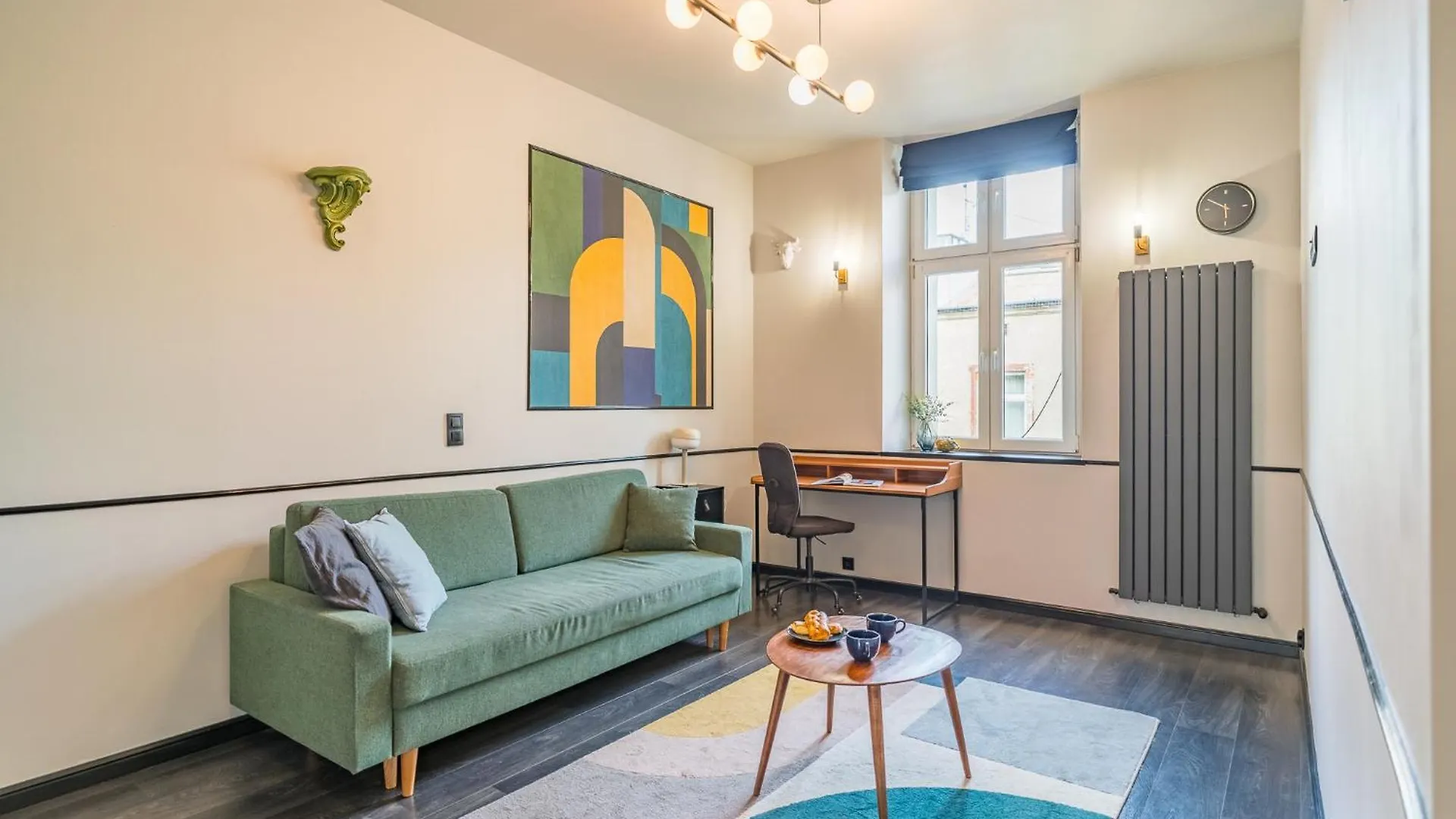 Apartment Wrzesinska Apt - Balcony, Workspace, Top Location - By Rentujemy Krakow