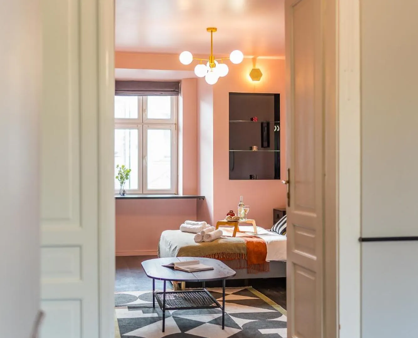 Wrzesinska Apt - Balcony, Workspace, Top Location - By Rentujemy Krakow
