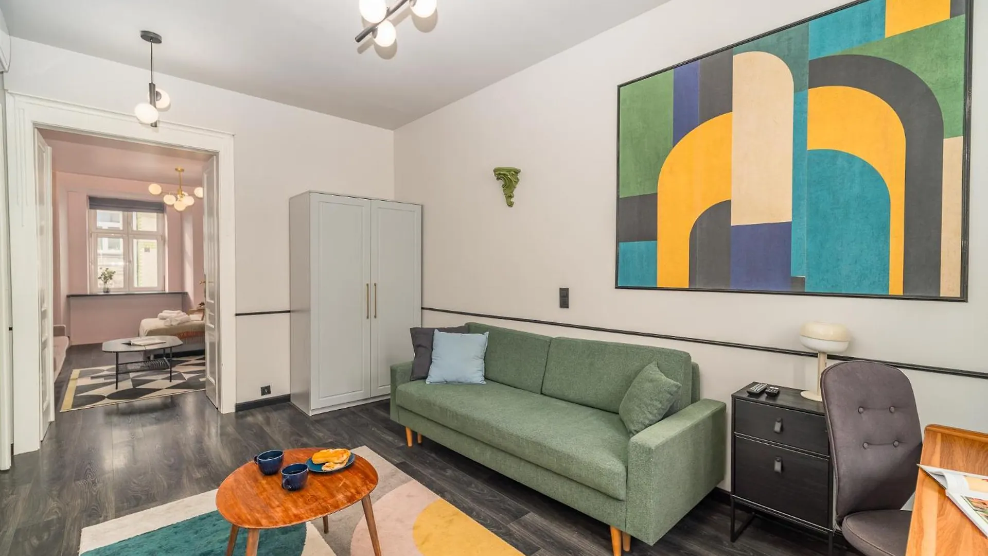Wrzesinska Apt - Balcony, Workspace, Top Location - By Rentujemy Krakow