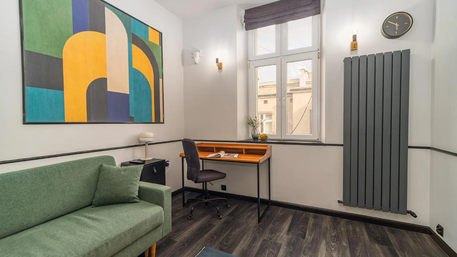 Wrzesinska Apt - Balcony, Workspace, Top Location - By Rentujemy Krakow Apartment